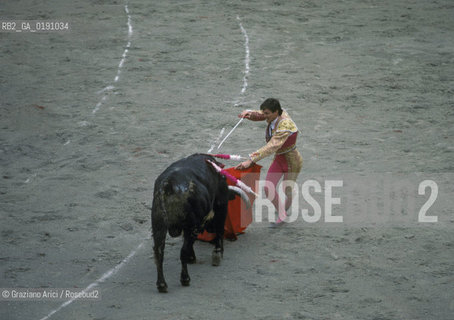 ( FRANCIA  )  LANGUEDOC-ROUSSILLON  NIMES : FERIA DES VENDANGES  ARENA CORRIDA © 1999 Graziano Arici/Rosebud2 / GEO