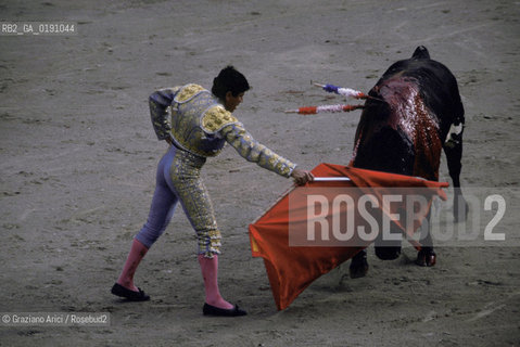 ( FRANCIA  )  LANGUEDOC-ROUSSILLON  NIMES : FERIA DES VENDANGES  ARENA CORRIDA © 1999 Graziano Arici/Rosebud2 / GEO