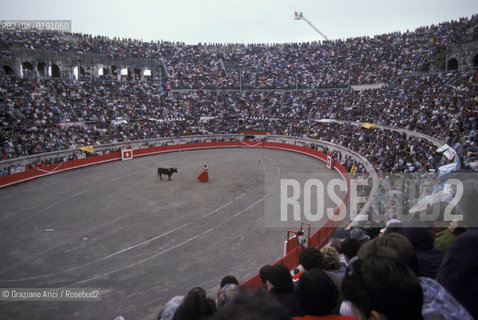 ( FRANCIA  )  LANGUEDOC-ROUSSILLON  NIMES : FERIA DES VENDANGES  ARENA CORRIDA © 1999 Graziano Arici/Rosebud2 / GEO