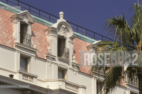 ( FRANCIA  )  PROVENCE-ALPES-COTE DAZUR NIZZA : CASA SULLA PROMENADE DES ANGLAIS  © 1999 Graziano Arici/Rosebud2 / GEO