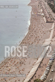 ( FRANCIA  )  PROVENCE-ALPES-COTE DAZUR NIZZA : LA SPIAGGIA  © 1999 Graziano Arici/Rosebud2 / GEO