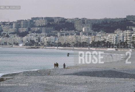 ( FRANCIA  )  PROVENCE-ALPES-COTE DAZUR NIZZA : LA SPIAGGIA  © 1999 Graziano Arici/Rosebud2 / GEO