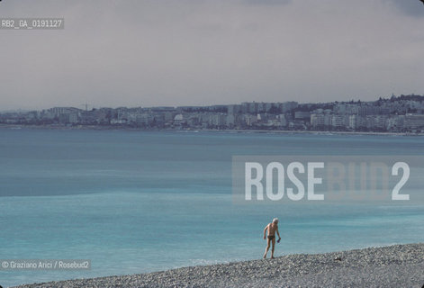 ( FRANCIA  )  PROVENCE-ALPES-COTE DAZUR NIZZA : LA SPIAGGIA  © 1999 Graziano Arici/Rosebud2 / GEO
