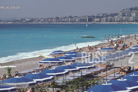 ( FRANCIA  )  PROVENCE-ALPES-COTE DAZUR NIZZA : LA SPIAGGIA  © 1999 Graziano Arici/Rosebud2 / GEO