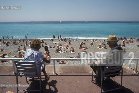 ( FRANCIA  )  PROVENCE-ALPES-COTE DAZUR NIZZA : LA PROMENADE DES ANGLAIS  © 1999 Graziano Arici/Rosebud2 / GEO