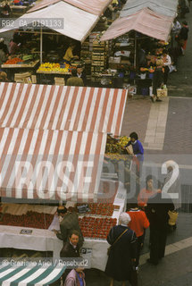 ( FRANCIA  )  PROVENCE-ALPES-COTE DAZUR NIZZA : MERCATO IN PIAZZA GARIBALDI  © 1999 Graziano Arici/Rosebud2 / GEO
