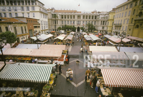 ( FRANCIA  )  PROVENCE-ALPES-COTE DAZUR NIZZA : MERCATO IN PIAZZA GARIBALDI  © 1999 Graziano Arici/Rosebud2 / GEO
