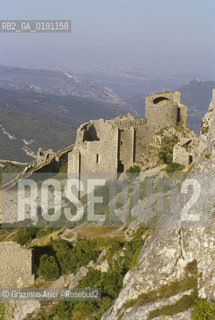 ( FRANCIA  )  LANGUEDOC-ROUSSILLON  PEYREPERTUSE : IL CASTELLO © 1999 Graziano Arici/Rosebud2 / GEO ERESIA CATARA CATARI CROCIATA