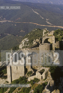 ( FRANCIA  )  LANGUEDOC-ROUSSILLON  PEYREPERTUSE : IL CASTELLO © 1999 Graziano Arici/Rosebud2 / GEO ERESIA CATARA CATARI CROCIATA