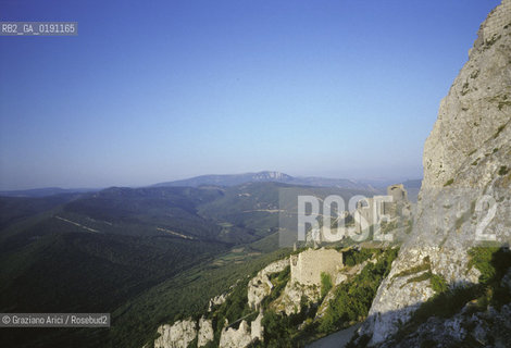 ( FRANCIA  )  LANGUEDOC-ROUSSILLON  PEYREPERTUSE : IL CASTELLO © 1999 Graziano Arici/Rosebud2 / GEO ERESIA CATARA CATARI CROCIATA