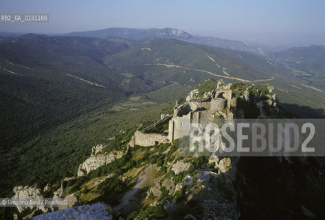 ( FRANCIA  )  LANGUEDOC-ROUSSILLON  PEYREPERTUSE : IL CASTELLO © 1999 Graziano Arici/Rosebud2 / GEO ERESIA CATARA CATARI CROCIATA