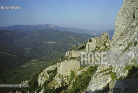( FRANCIA  )  LANGUEDOC-ROUSSILLON  PEYREPERTUSE : IL CASTELLO © 1999 Graziano Arici/Rosebud2 / GEO ERESIA CATARA CATARI CROCIATA