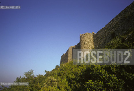 ( FRANCIA  )  LANGUEDOC-ROUSSILLON  PEYREPERTUSE : IL CASTELLO © 1999 Graziano Arici/Rosebud2 / GEO ERESIA CATARA CATARI CROCIATA