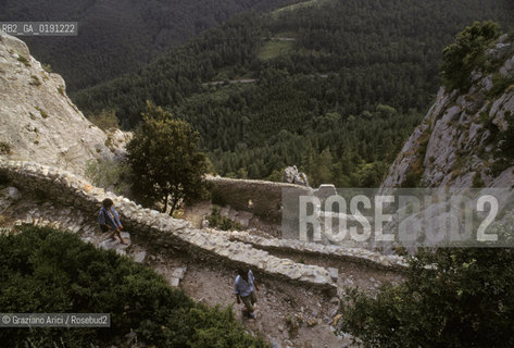 ( FRANCIA  )  LANGUEDOC-ROUSSILLON  PUILAURENS : IL CASTELLO © 1999 Graziano Arici/Rosebud2 / GEO ERESIA CATARA CATARI CROCIATA