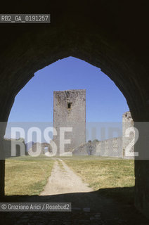 ( FRANCIA  )  LANGUEDOC-ROUSSILLON  PUIVERT : IL CASTELLO © 1999 Graziano Arici/Rosebud2 / GEO ERESIA CATARA CATARI CROCIATA PORTA