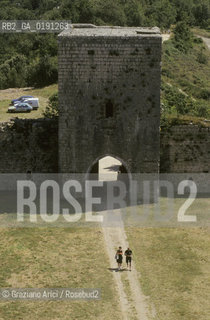 ( FRANCIA  )  LANGUEDOC-ROUSSILLON  PUIVERT : IL CASTELLO © 1999 Graziano Arici/Rosebud2 / GEO ERESIA CATARA CATARI CROCIATA