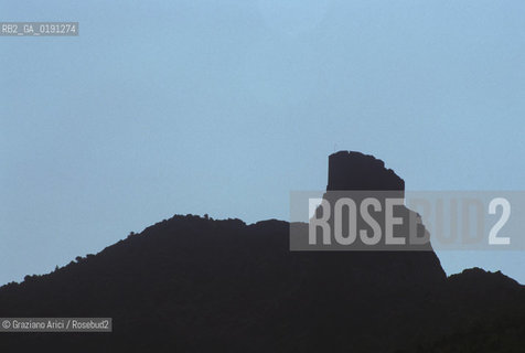 ( FRANCIA  )  LANGUEDOC-ROUSSILLON  QUERIBUS  : IL CASTELLO © 1999 Graziano Arici/Rosebud2 / GEO ERESIA CATARA CATARI CROCIATA