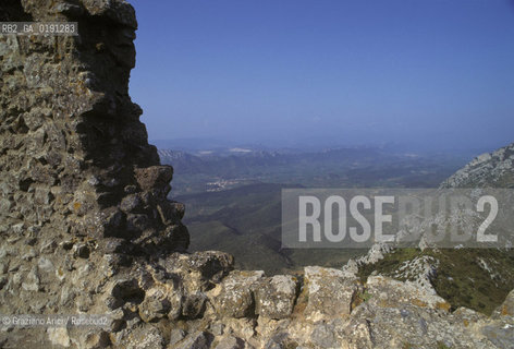 ( FRANCIA  )  LANGUEDOC-ROUSSILLON  QUERIBUS  : IL CASTELLO © 1999 Graziano Arici/Rosebud2 / GEO ERESIA CATARA CATARI CROCIATA