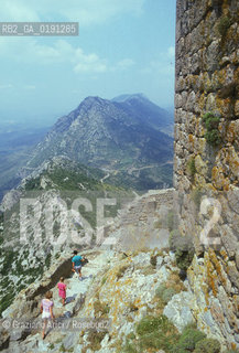 ( FRANCIA  )  LANGUEDOC-ROUSSILLON  QUERIBUS  : IL CASTELLO © 1999 Graziano Arici/Rosebud2 / GEO ERESIA CATARA CATARI CROCIATA
