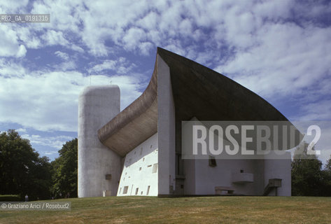 ( FRANCIA  )  ALSAZIA RONCHAMP  : CHIESA DI NOTRE-DAME-DU-HAUT DI LE CORBUSIER © 1999 Graziano Arici/Rosebud2 / GEO ARCHITETTURA CONTEMPORANEA