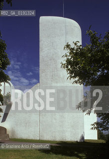 ( FRANCIA  )  ALSAZIA RONCHAMP  : CHIESA DI NOTRE-DAME-DU-HAUT DI LE CORBUSIER © 1999 Graziano Arici/Rosebud2 / GEO ARCHITETTURA CONTEMPORANEA