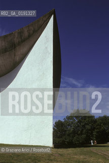 ( FRANCIA  )  ALSAZIA RONCHAMP  : CHIESA DI NOTRE-DAME-DU-HAUT DI LE CORBUSIER © 1999 Graziano Arici/Rosebud2 / GEO ARCHITETTURA CONTEMPORANEA