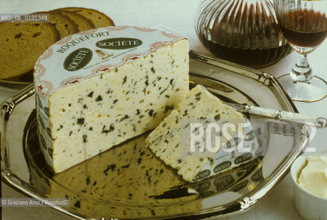 ( FRANCIA  )  MIDI-PYRENEES ROQUEFORT-SUR-SOULZON : CASEIFICIO  SOCIETE  FABBRICAZIONE DEL FORMAGGIO ROQUEFORT © 1999 Graziano Arici/Rosebud2 / GEO GASTRONOMIA