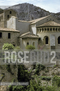( FRANCIA  )  LANGUEDOC-ROUSSILLON SAINT-GUILHEM-LE-DESERT CHIESA ABBAZIALE  © 1999 Graziano Arici/Rosebud2 / GEO