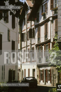 ( FRANCIA  ) AQUITAINE ST-JEAN-DE-LUZ : UNA VIA DEL CENTRO © 1999 Graziano Arici/Rosebud2 / GEO