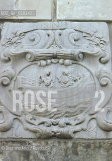 ( FRANCIA  )  LANGUEDOC-ROUSSILLON LES-SAINTES-MARIES-DE-LA-MER : STEMMA  © 1999 Graziano Arici/Rosebud2 / GEO CAMARGUE