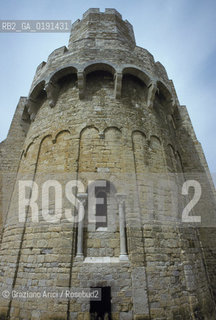 ( FRANCIA  )  LANGUEDOC-ROUSSILLON LES-SAINTES-MARIES-DE-LA-MER : LA CHIESA  © 1999 Graziano Arici/Rosebud2 / GEO CAMARGUE