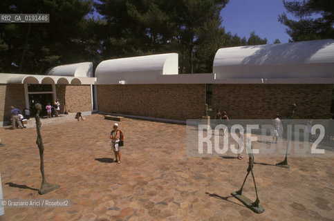 ( FRANCIA  )  PROVENCE-ALPES-COTE DAZUR SAINT-PAUL DE VENCE : FONDAZIONE MAEGHT  © 1999 Graziano Arici/Rosebud2 / GEO  ARTE MUSEO