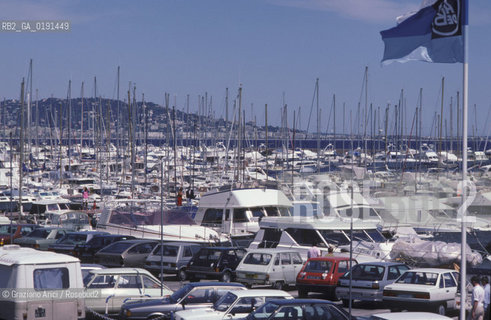 ( FRANCIA  )  PROVENCE-ALPES-COTE DAZUR ST-RAPHAEL : IL PORTO TURISTICO  © 1999 Graziano Arici/Rosebud2 / GEO