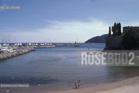 ( FRANCIA  )  PROVENCE-ALPES-COTE DAZUR ST-RAPHAEL : IL PORTO TURISTICO  © 1999 Graziano Arici/Rosebud2 / GEO