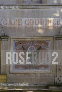 ( FRANCIA  )  PROVENCE-ALPES-COTE DAZUR ST-REMY-DE-PROVENCE : BICICLETTA  © 1999 Graziano Arici/Rosebud2 / GEO  MOTO INSEGNA