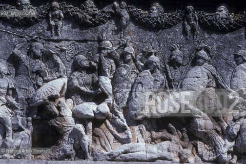 ( FRANCIA  )  PROVENCE-ALPES-COTE DAZUR ST-REMY-DE-PROVENCE : LES ANTIQUES  ARCO DI TRIONFO ROMANO  © 1999 Graziano Arici/Rosebud2 / GEO