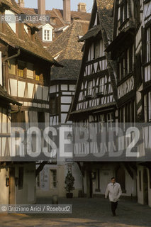 ( FRANCIA  )  ALSAZIA STRASBURGO : IL QUARTIERE FINKWILLER CASE A GRATICCIO © 1999 Graziano Arici/Rosebud2 / GEO