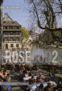 ( FRANCIA  )  ALSAZIA STRASBURGO : IL QUARTIERE FINKWILLER CASE A GRATICCIO CANALE  © 1999 Graziano Arici/Rosebud2 / GEO