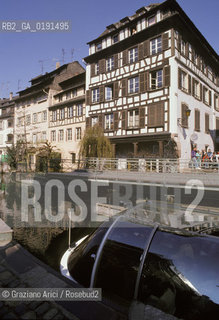 ( FRANCIA  )  ALSAZIA STRASBURGO : IL QUARTIERE FINKWILLER CASE A GRATICCIO CANALE  © 1999 Graziano Arici/Rosebud2 / GEO