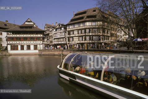 ( FRANCIA  )  ALSAZIA STRASBURGO : IL QUARTIERE FINKWILLER CASE A GRATICCIO CANALE  © 1999 Graziano Arici/Rosebud2 / GEO