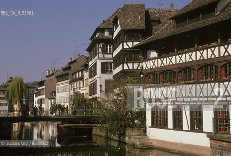 ( FRANCIA  )  ALSAZIA STRASBURGO : IL QUARTIERE FINKWILLER CASE A GRATICCIO CANALE  © 1999 Graziano Arici/Rosebud2 / GEO