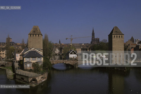 ( FRANCIA  )  ALSAZIA STRASBURGO : IL PONTE COPERTO CANALE  © 1999 Graziano Arici/Rosebud2 / GEO