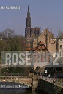 ( FRANCIA  )  ALSAZIA STRASBURGO : IL PONTE COPERTO CANALE  © 1999 Graziano Arici/Rosebud2 / GEO