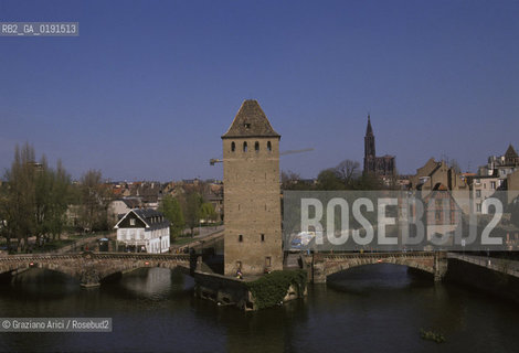 ( FRANCIA  )  ALSAZIA STRASBURGO : IL PONTE COPERTO CANALE  © 1999 Graziano Arici/Rosebud2 / GEO