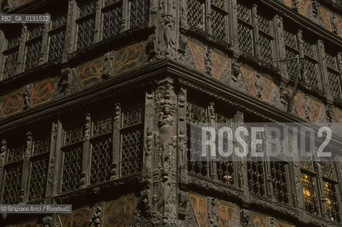 ( FRANCIA  )  ALSAZIA STRASBURGO : PLACE DE LA CATHEDRALE MAISON KAMMERZELL  © 1999 Graziano Arici/Rosebud2 / GEO
