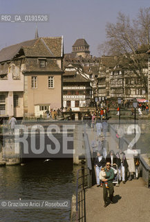 ( FRANCIA  )  ALSAZIA STRASBURGO : IL QUARTIERE FINKWILLER CASE A GRATICCIO CANALE  © 1999 Graziano Arici/Rosebud2 / GEO