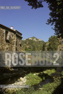 ( FRANCIA  )  LANGUEDOC-ROUSSILLON  CASTELLO DI TERMES  © 1999 Graziano Arici/Rosebud2 / GEO ERESIA CATARA CATARI CROCIATA