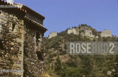 ( FRANCIA  )  LANGUEDOC-ROUSSILLON  CASTELLO DI TERMES  © 1999 Graziano Arici/Rosebud2 / GEO ERESIA CATARA CATARI CROCIATA