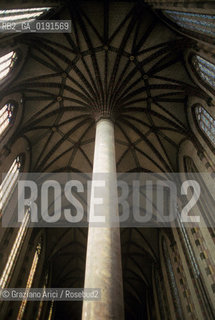 ( FRANCIA  )  MIDI-PYRENEES TOLOSA : CHIESA LES JACOBINS COLONNA GOTICO  © 1999 Graziano Arici/Rosebud2 / GEO ERESIA CATARA CATARI CROCIATA