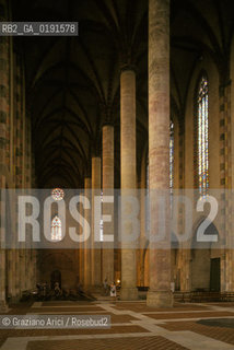 ( FRANCIA  )  MIDI-PYRENEES TOLOSA : CHIESA LES JACOBINS TOMBA DI S.TOMMASO DAQUINO  © 1999 Graziano Arici/Rosebud2 / GEO ERESIA CATARA CATARI CROCIATA